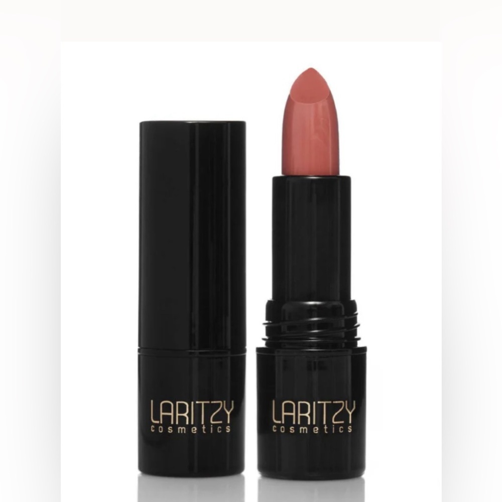 LARITZY cream‎ Lipstick full size new in Box Color Taffy (nude peach)